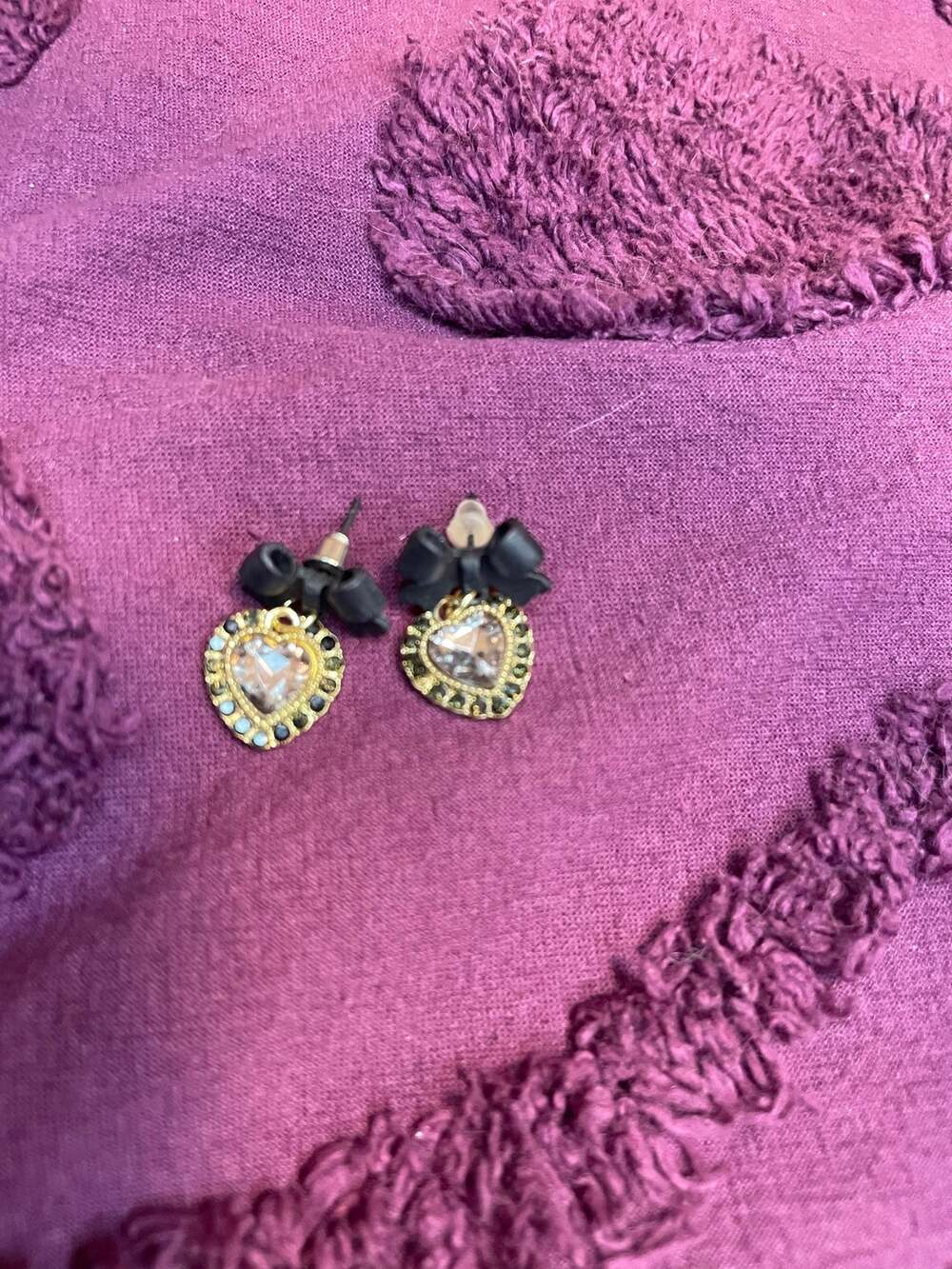 black bow and heart earings